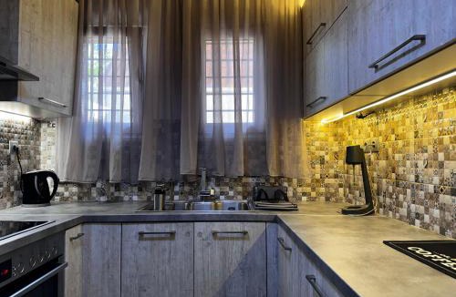 Kolokinthou Apartment | Iliana Peristeri 6 min walk to Metro station