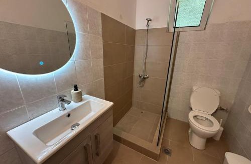 Georgios Karaiskakis Apartment | Ήρεμη Μονοκατοικία μέσα στο Πράσινο