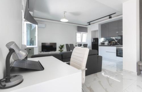 Larissa House | Newly built detached house with parking 2