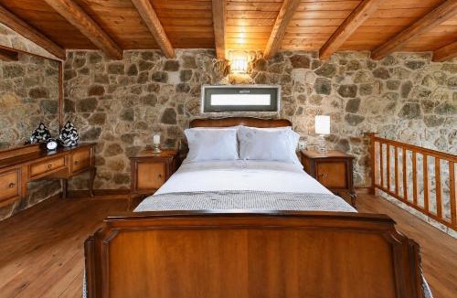 Koumaris Villa | Blue Jasmine Villa - Private Pool and Garden