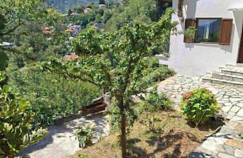 Kissos House | Cottage with a view of Kissos