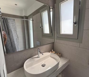 Kymi-Aliveri House | Almira Suites by the sea 2