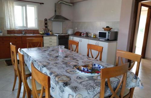 Steni Dirfyos Apartment | Christos House