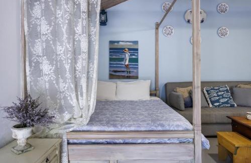 Skopelos Town Apartment | Yianna Cottage Studios