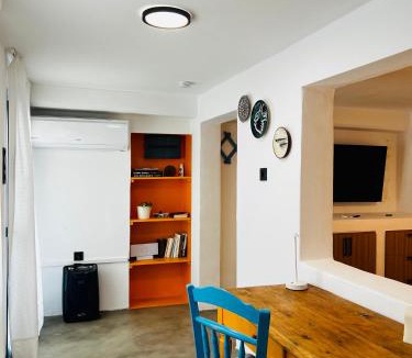 Nerotrivia House | Aloni Petit House