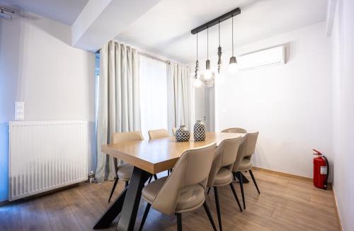 Voula Apartment | Athenean Pool Break