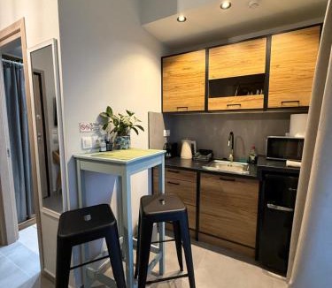 Glyfada Apartment | FiftyFiveLoft in Ano Glyfada