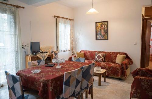 Vatoussa Apartment | Lesvos Garden Retreats - Mountain Voyage Residences