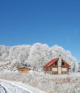 Naousa Ski Chalet | Oxygono wooden house