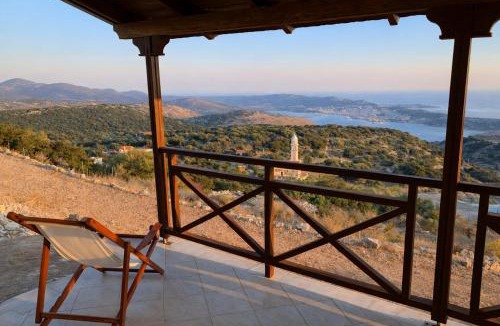 Argostoli House | Ionian Balcony Dreamy Haven in Kefalonia w Sea View