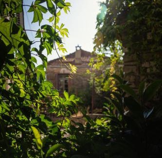 Lafkos House | xenonas ton xromaton - Guest house of colors