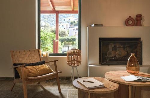 Palaiokastro Apartment | Yiamas Seaside Cottage in Paliokastro near Heraklion City