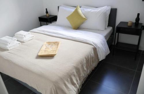 Piraeus Apartment | Porto Piraeus Suites Near Maniatika Metro Station-GF1