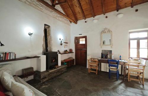 Polygyros Cabin | Traditional Greek Cottage