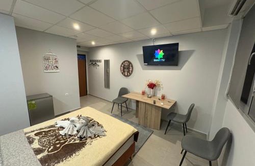 Vardaris Apartment | Jordan Room 28