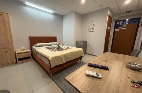 Vardaris Apartment | Jordan Room 28