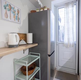 Peiraiki Apartment | Piraiki Coastal Accommodation