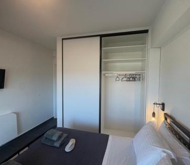 Porto Rafti Apartment | Escape Suites - Sea View