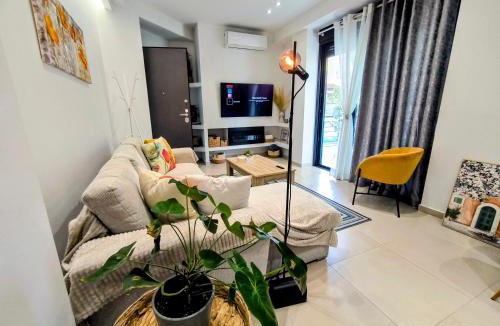 Peristeri Apartment | Floral Home 1 - ground floor apt, private parking!