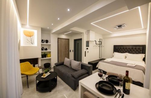 Peristeri Apartment | Nikki's Skylight Suite with private swimming pool