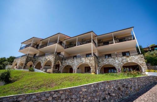 Troulos Apartment | La Luna Hotel
