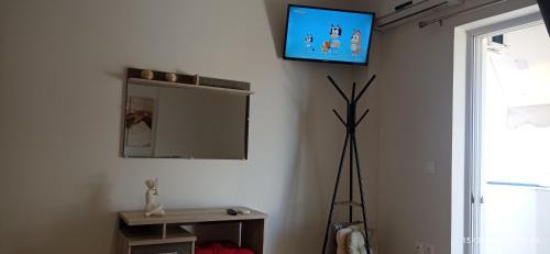 Lefkandi Apartment | Angela's Seaview Apartment