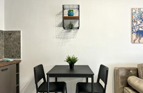 Vardaris Apartment | Raise Thessaloniki Urban Stay
