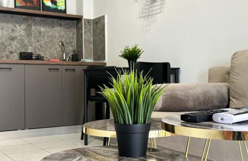 Vardaris Apartment | Raise Thessaloniki Urban Stay