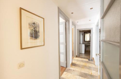 Plaka Apartment | Ideal 4 bdr Apartment in Plaka for 10!