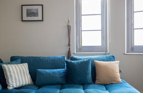 Plaka Apartment | Ideal 4 bdr Apartment in Plaka for 10!
