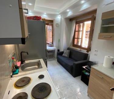 Ano Poli Apartment | Ano Poli Studios 5