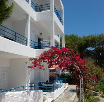 Poros Apartment | Christine Studios