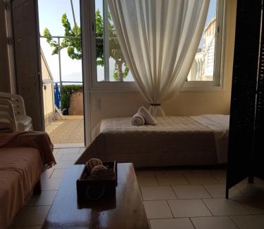 Sarakiniko Apartment | Schinas Apts.
