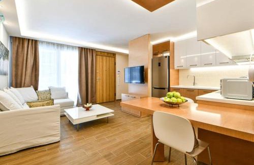 Ampelokipoi Apartment | Modern hospitality, with private garden, Athens