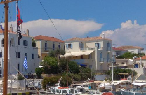 Spetses Apartment | Old Harbor Apartments