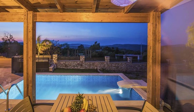 Villa Salakos - Three Bedroom Villa, Sleeps 6 in Rhodes