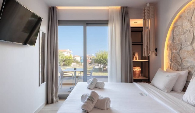 Amalthia Luxury Suites