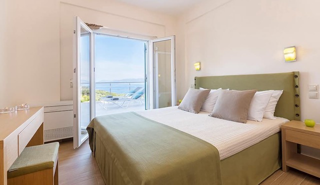 Casa di Maura - 3 Bedroom Contemporary House With Stunning sea Views