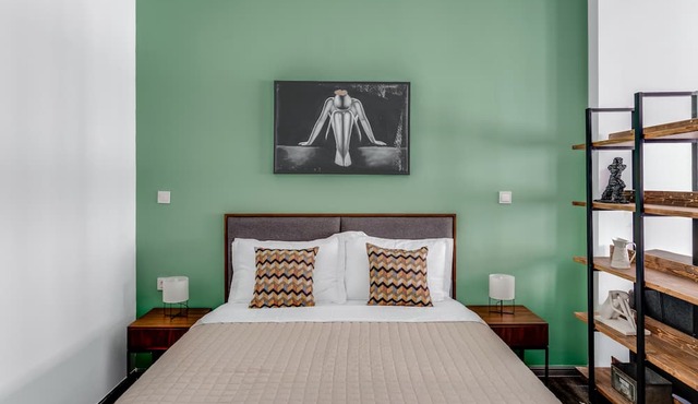 Sanders Center - Nice Studio Apartment