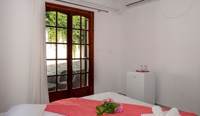 Paradeisos Double Room 6