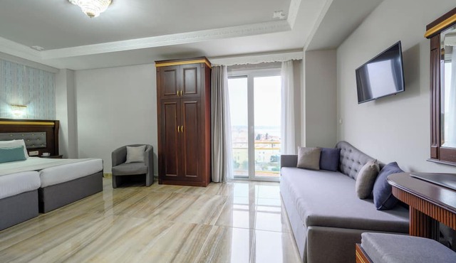 EONA BEACH RESORT by Greek Pride