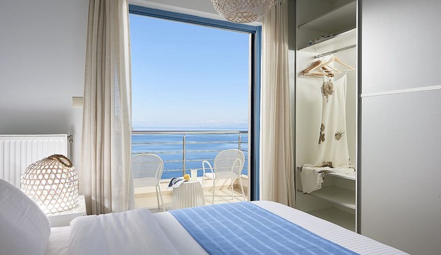 Xenia Residence & Suites