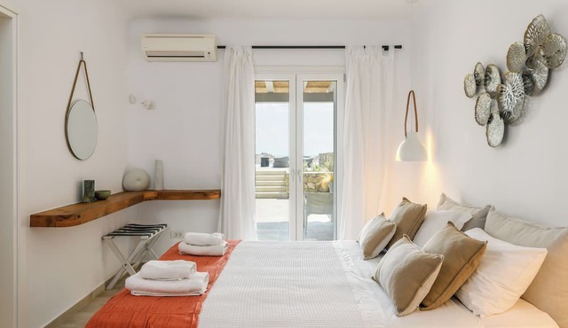 Waterfront Villa Angelika Pink Pelikan