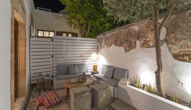 Boho style luxury lodge with private courtyard in the heart of Lindos. in RHODES