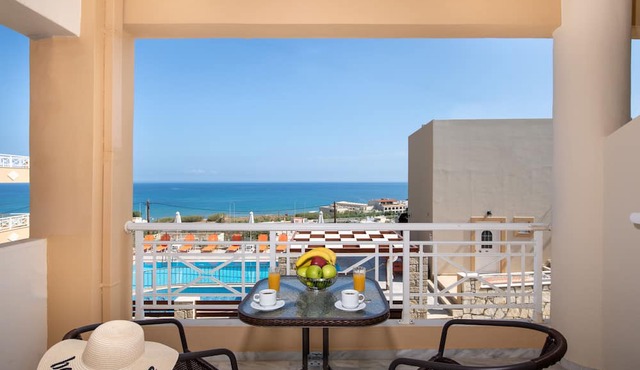 Sunrise Studios & Apartments