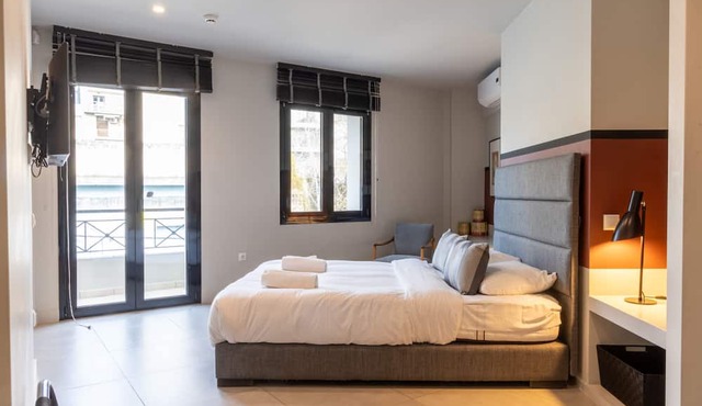 Superb Central Athens Suite with Rooftop – Perfect for 5 Guests, 85sqm
