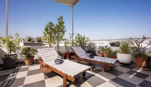Architect Designed 3Bd Residence