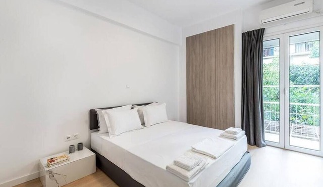 Downtown 3/Bedroom City Apartment