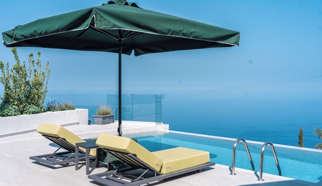 Anadeo Villas & Suites