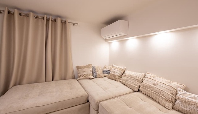 Plaka's Privileged Accommodation